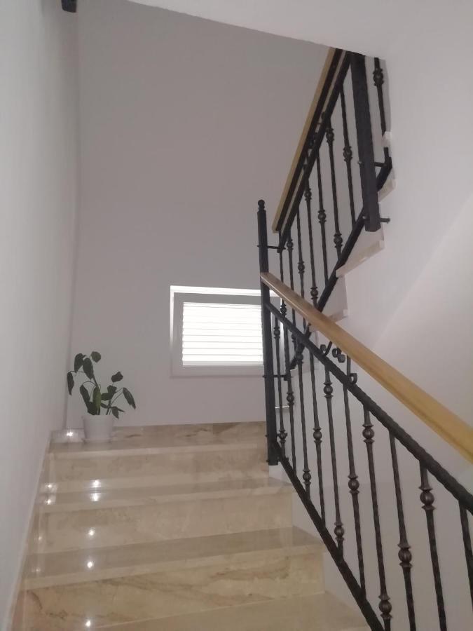 Apartmani Antonia Nakic -Stobrec スプリト エクステリア 写真