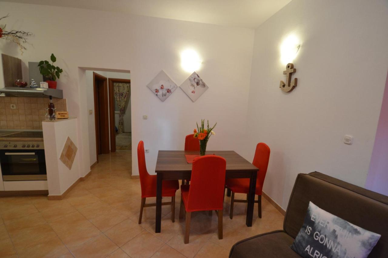 Apartmani Antonia Nakic -Stobrec スプリト エクステリア 写真